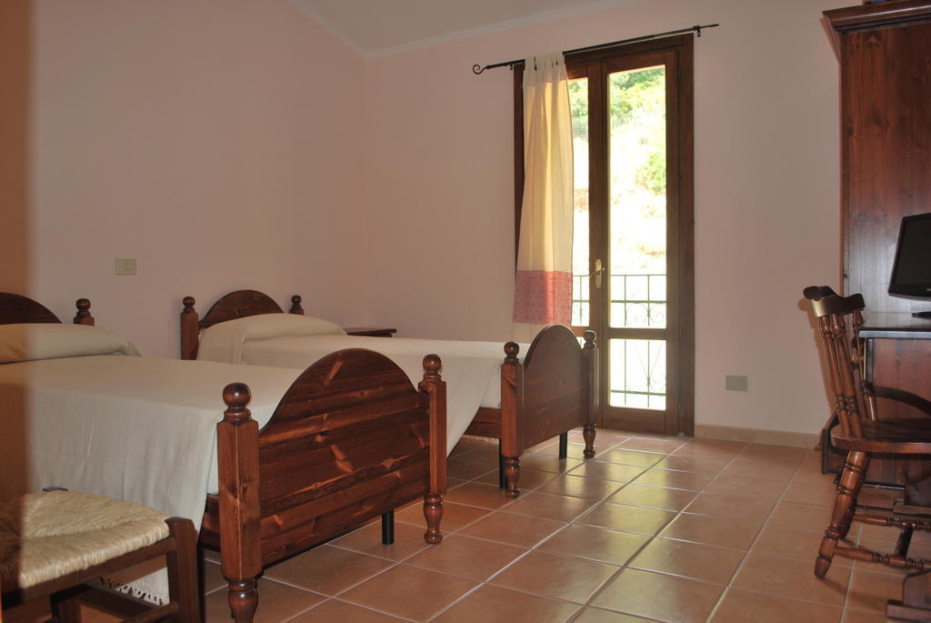 Bed and Breakfast Punto Di Ristoro Uttolo Baunei Exterior foto